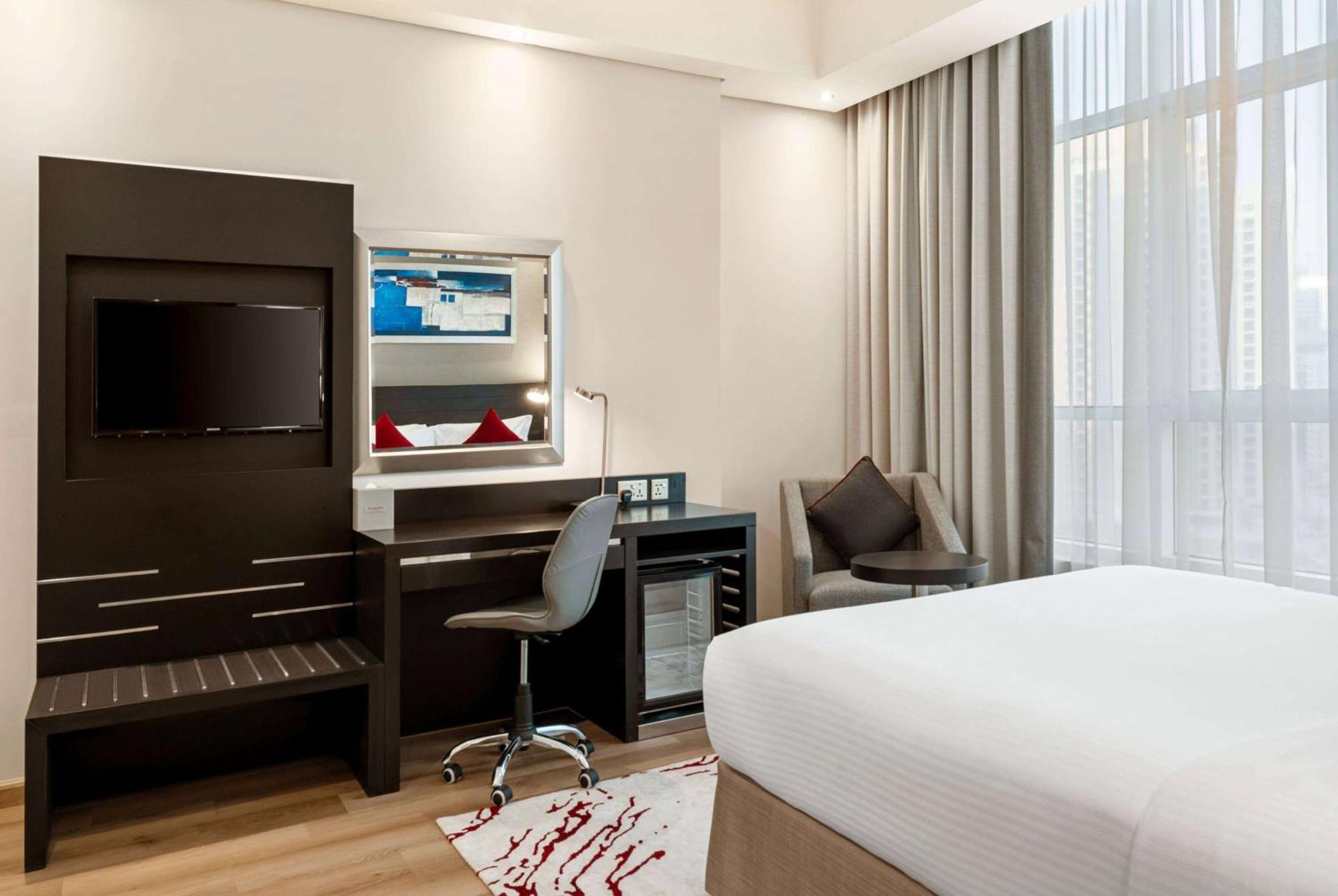 מלון Ramada By Wyndham Dubai Barsha Heights מראה חיצוני תמונה